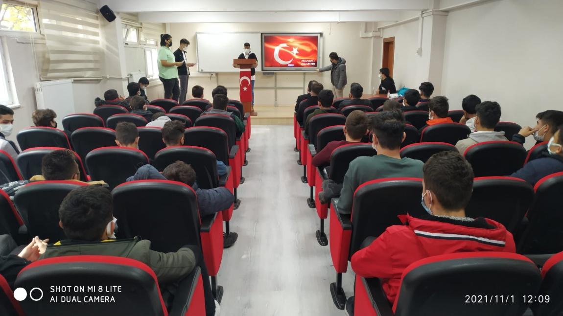 Okulumuz öğrenci ve öğretmenlerinin hazırladıkları 29 Ekim Cumhuriyet Bayramı programını  icraa ettik. 